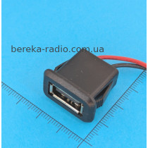 Гніздо USBA з проводами, чорне з защіпками для встановлення у виріз на панелі